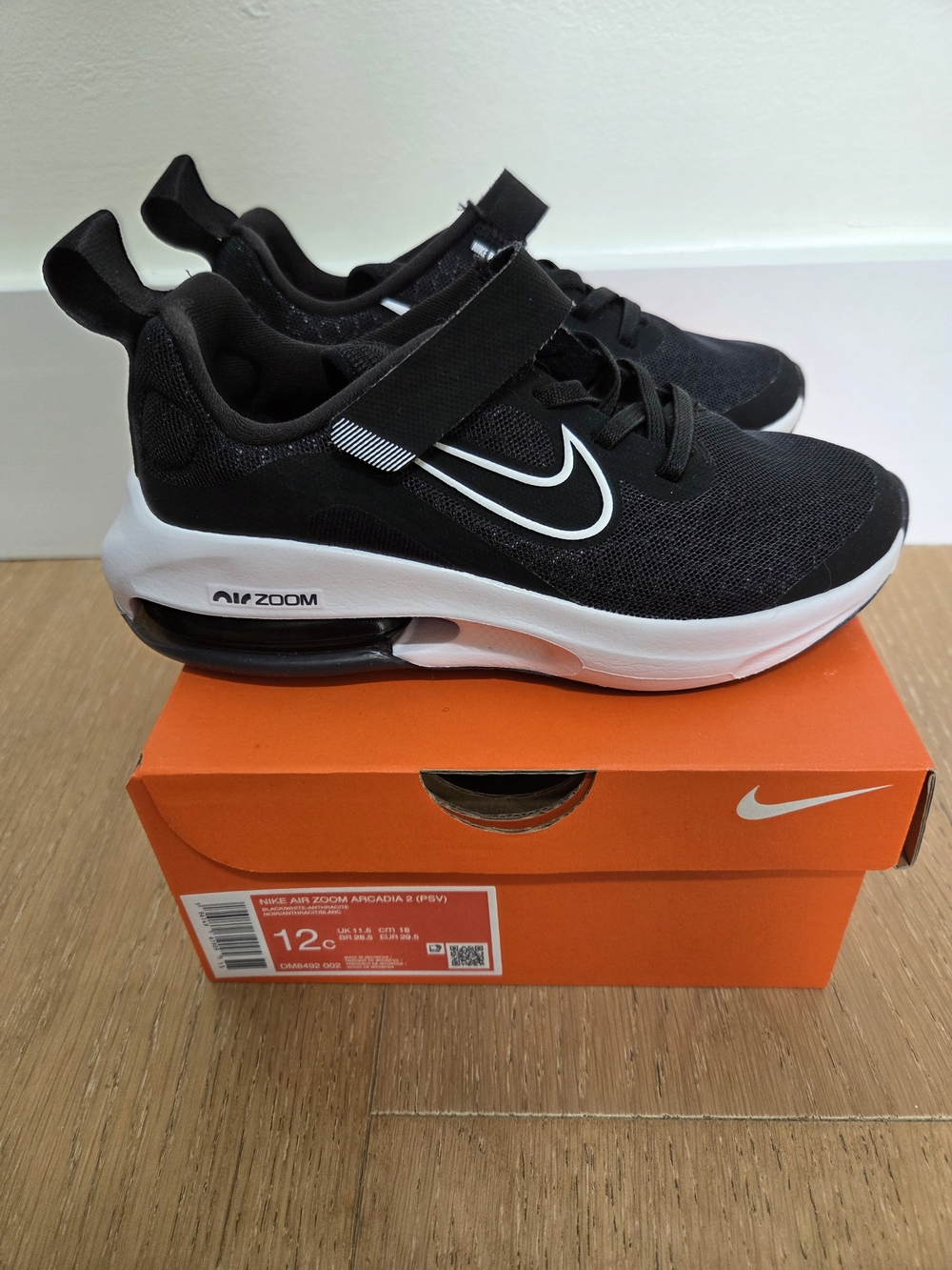 Nike Kids' Black and White Air Zoom Arcadia Sneaker Size 12C NIB